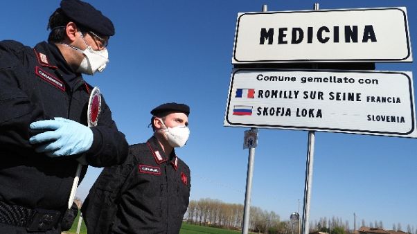 Bonaccini, test sui positivi a Medicina Bonaccini, test sui positivi a Medicina