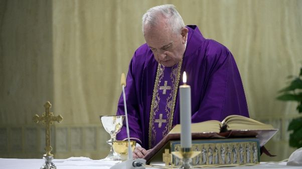 Coronavirus: Via Crucis Papa a S. Pietro Coronavirus: Via Crucis Papa a S. Pietro