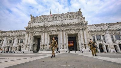 In Lombardia contagi in calo, +458 morti In Lombardia contagi in calo, +458 morti