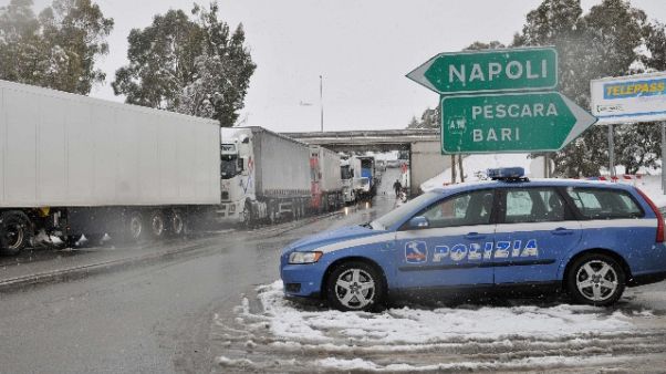 Allerta per nevicate e gelate Allerta per nevicate e gelate
