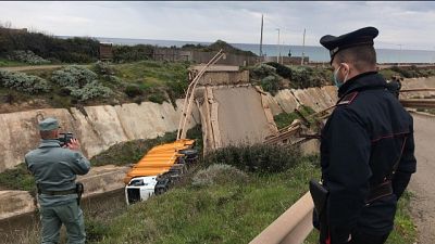 Crolla ponte in Sulcis, illese 2 persone Crolla ponte in Sulcis, illese 2 persone