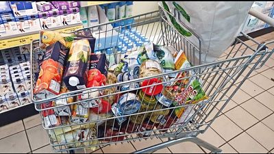 Coronavirus: rivendono buoni spesa
