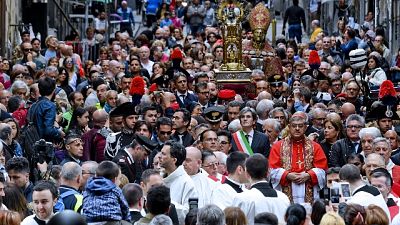 Napoli, verso stop processione S.Gennaro Napoli, verso stop processione S.Gennaro