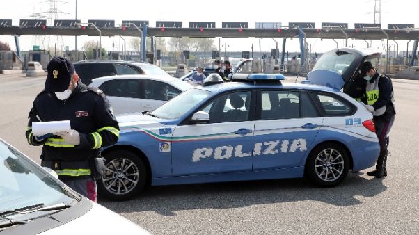 In reparti Bari robot visitano pazienti In reparti Bari robot visitano pazienti