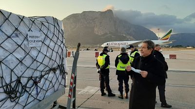 Coronavirus: a Palermo aereo da Cina Coronavirus: a Palermo aereo da Cina