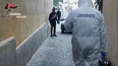 Gli sparano per video controlli, arresti Gli sparano per video controlli, arresti