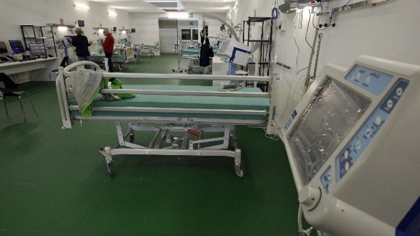 A Bergamo infermiera città sisma A Bergamo infermiera città sisma