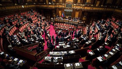 Governo pone fiducia su dl cura Italia Governo pone fiducia su dl cura Italia