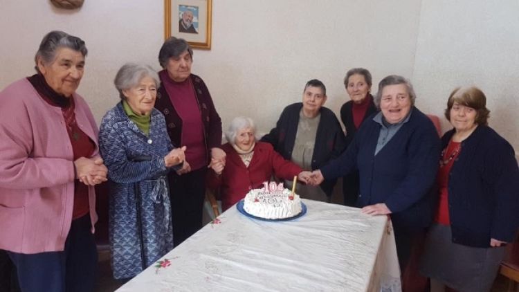 Covid-19: nonna compie 104, festa in Rsa