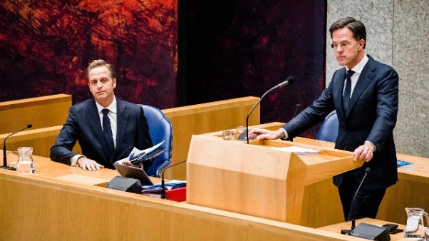 M5s, Meloni patriota si allea con nemici M5s, Meloni patriota si allea con nemici