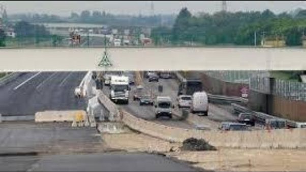 Riparte cantiere A1, termoscanner e tute Riparte cantiere A1, termoscanner e tute