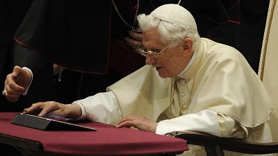 Ratzinger: Gaenswein, compleanno diverso Ratzinger: Gaenswein, compleanno diverso