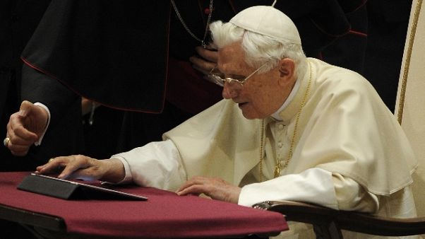 Ratzinger: Gaenswein, compleanno diverso Ratzinger: Gaenswein, compleanno diverso