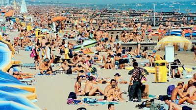 Coronavirus: Jesolo, in spiaggia solo con prenotazione Coronavirus: Jesolo, in spiaggia solo con prenotazione