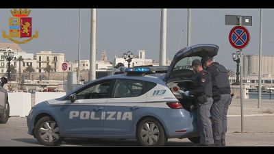 Picchiò compagna in strada a Bari, preso Picchiò compagna in strada a Bari, preso