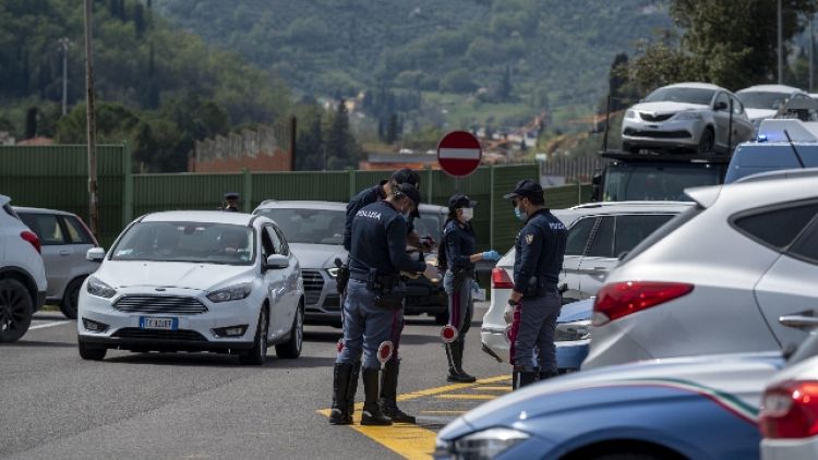 Posto blocco polizia su A1 a Firenze