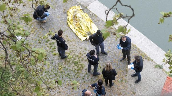 Corpo donna nel Tevere, era scomparsa Corpo donna nel Tevere, era scomparsa