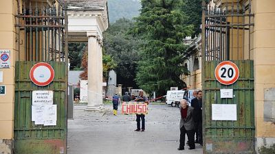 Covid, a Genova turni preti in cimitero
