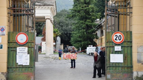 Covid, a Genova turni preti in cimitero Covid, a Genova turni preti in cimitero