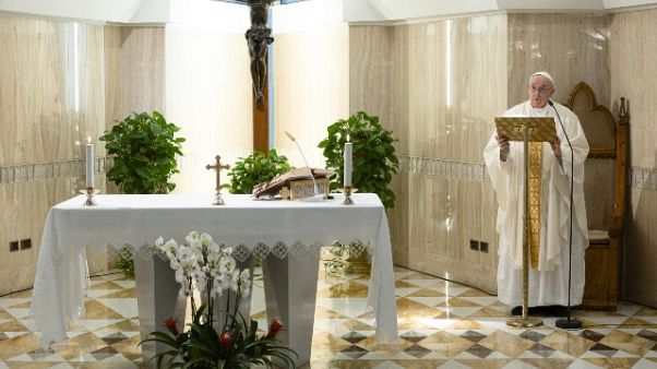 Papa: politici cerchino bene del Paese Papa: politici cerchino bene del Paese