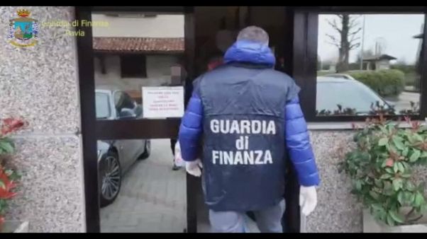 Rincari su mascherine, sequestri a Bari Rincari su mascherine, sequestri a Bari