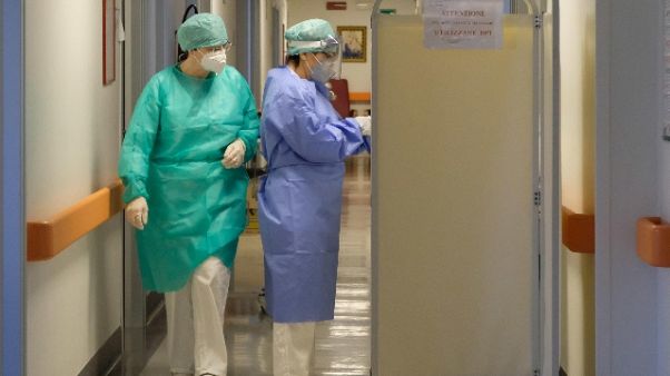 Sanitari e forze ordine,da maggio i test Sanitari e forze ordine,da maggio i test