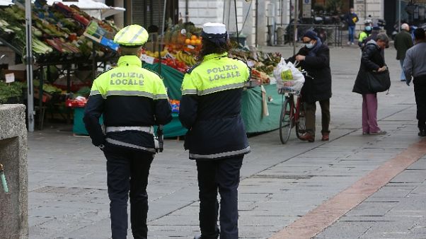 Barbiere aperto, multato a Reggio Emilia Barbiere aperto, multato a Reggio Emilia