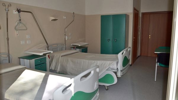 Covid: insieme da 82 anni, morti coniugi Covid: insieme da 82 anni, morti coniugi