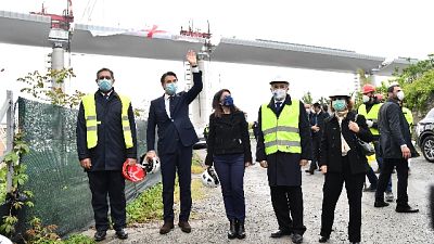 Conte, a Genova suturiamo ferita Conte, a Genova suturiamo ferita