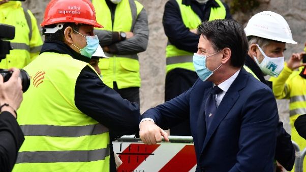 Ponte: Toti, simbolo Italia che riparte Ponte: Toti, simbolo Italia che riparte
