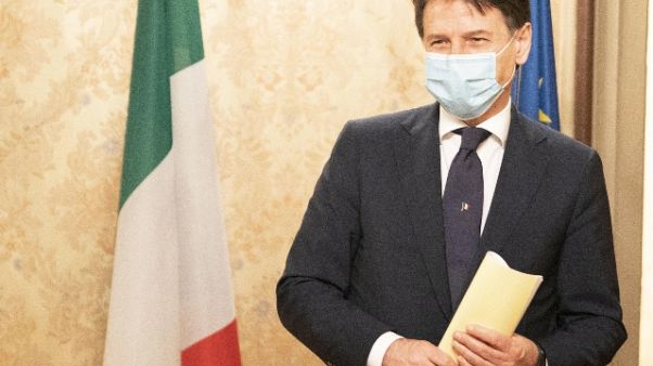 Conte, a banche chiedo atto d'amore Conte, a banche chiedo atto d'amore