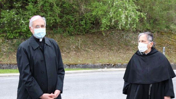Mons. Boccardo, permetteteci di lavorare Mons. Boccardo, permetteteci di lavorare
