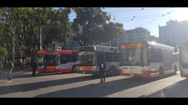 Fase2:a Bari bus vuoti e tassisti delusi