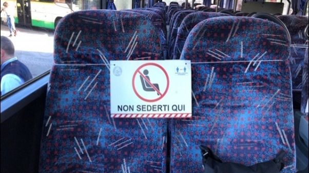 Calabria: mascherine e distanze sui bus Calabria: mascherine e distanze sui bus