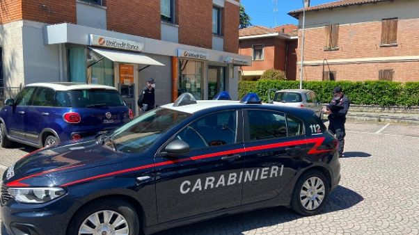 Ruba 10mila euro a una morta per Covid Ruba 10mila euro a una morta per Covid