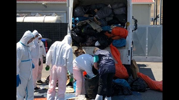 Traffico rifiuti, 69 arresti in Campania Traffico rifiuti, 69 arresti in Campania