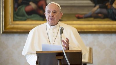 Papa, dare dignità al lavoro migranti