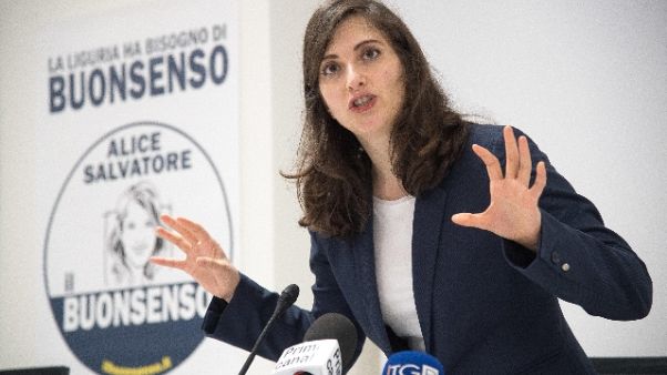 Crimi, Salvatore incompatibile con M5s Crimi, Salvatore incompatibile con M5s