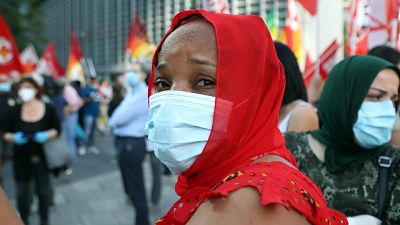 Protesta a Milano, c'è assembramento Protesta a Milano, c'è assembramento