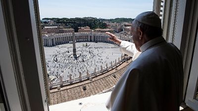 Papa ai fedeli, 'è un piacere tornare'