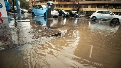 Previsti temporali, raffiche di vento e grandinate fino a domani Previsti temporali, raffiche di vento e grandinate fino a domani