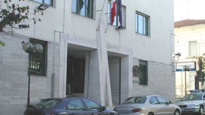 L'episodio a Matera. L'uomo è stato denunciato dalla Polizia L'episodio a Matera. L'uomo è stato denunciato dalla Polizia