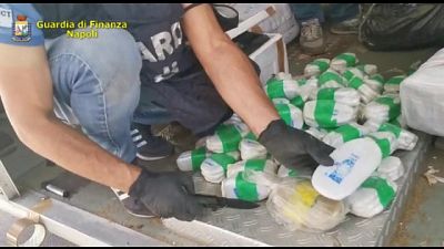 Gdf trova 3 tonnellate hashish e 1 mln pasticche anfetamine Gdf trova 3 tonnellate hashish e 1 mln pasticche anfetamine