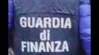 Operazione Fiamme Gialle, 6,7 milioni di euro sotto sequestro Operazione Fiamme Gialle, 6,7 milioni di euro sotto sequestro