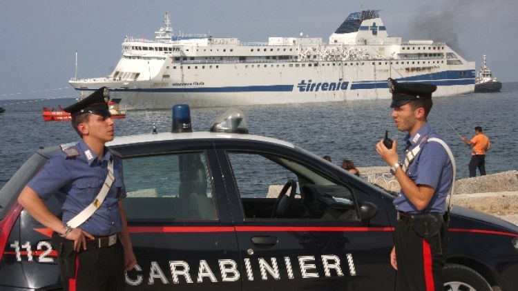 Recuperato a 6 miglia dal porto di Palermo, indagini in corso