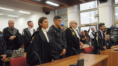Tensione in aula a Sassari, i parenti delle vittime "assassino" Tensione in aula a Sassari, i parenti delle vittime "assassino"