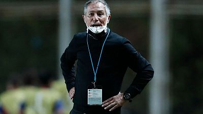 Argentino Holan renuncia como entrenador del Santos Argentino Holan renuncia como entrenador del Santos