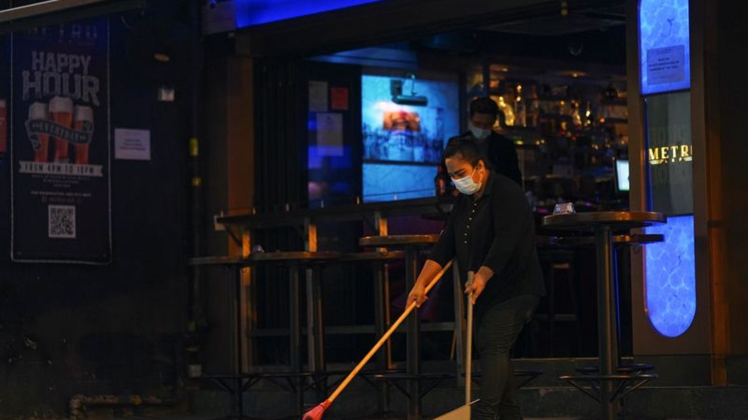 Hong Kong to reopen bars, nightclubs from April 29 for vaccinated customers