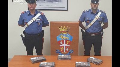 Era insieme alla moglie e ad un figlio minorenne Era insieme alla moglie e ad un figlio minorenne