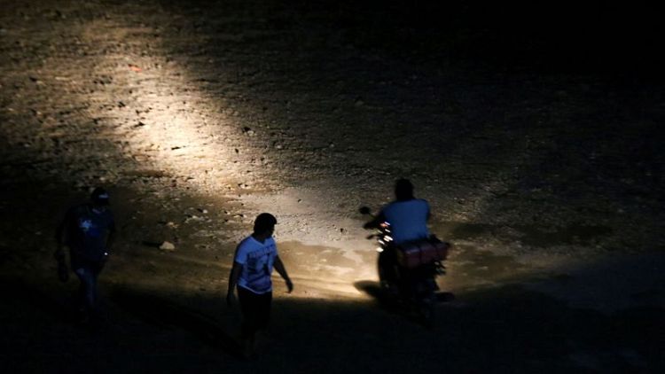 U.S to target migrant smugglers as Biden struggles with border crossings